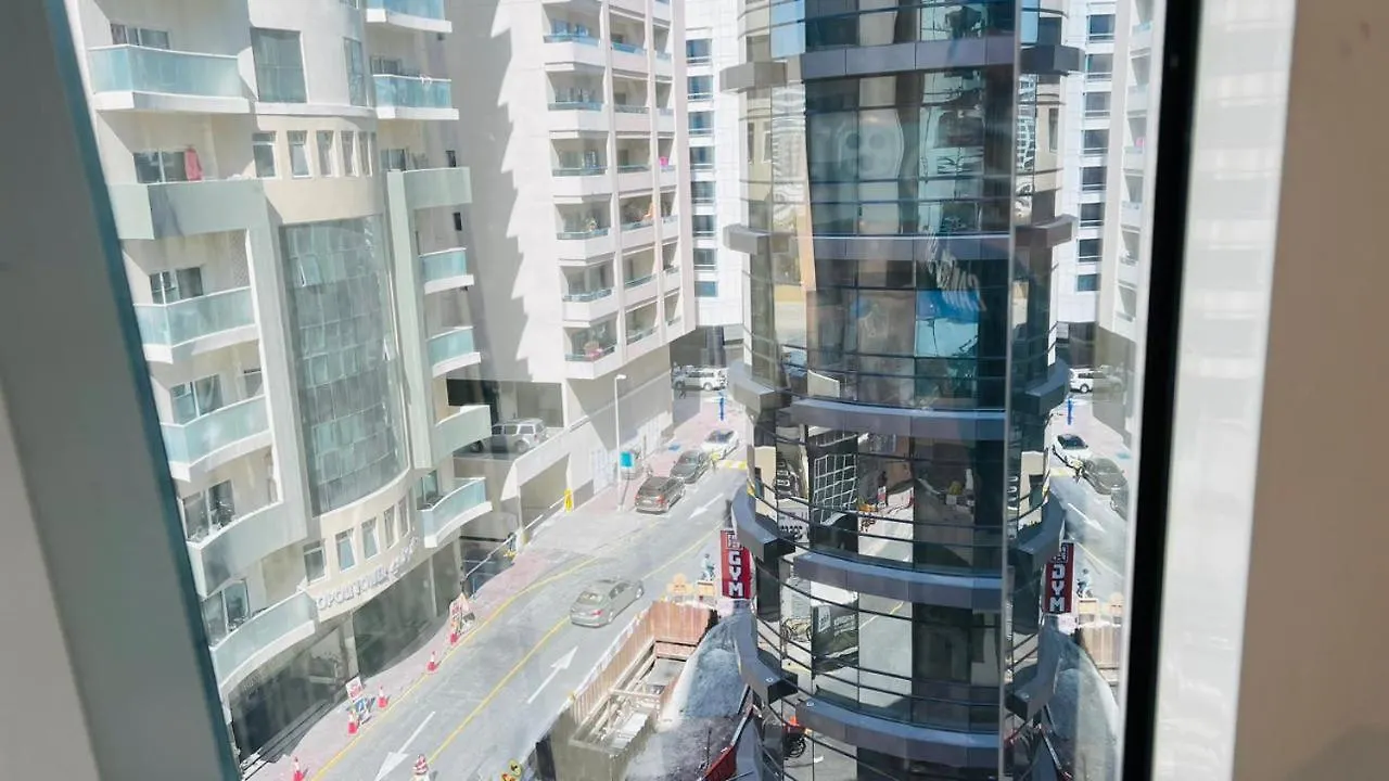 Partition Room With Window Near Moe Metro Dubai Pansiyon