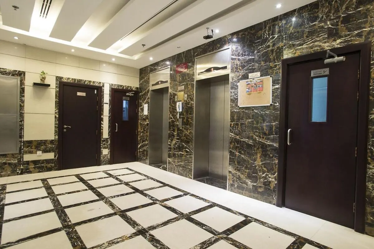 Partition Room With Window Near Moe Metro Dubaï 0*,